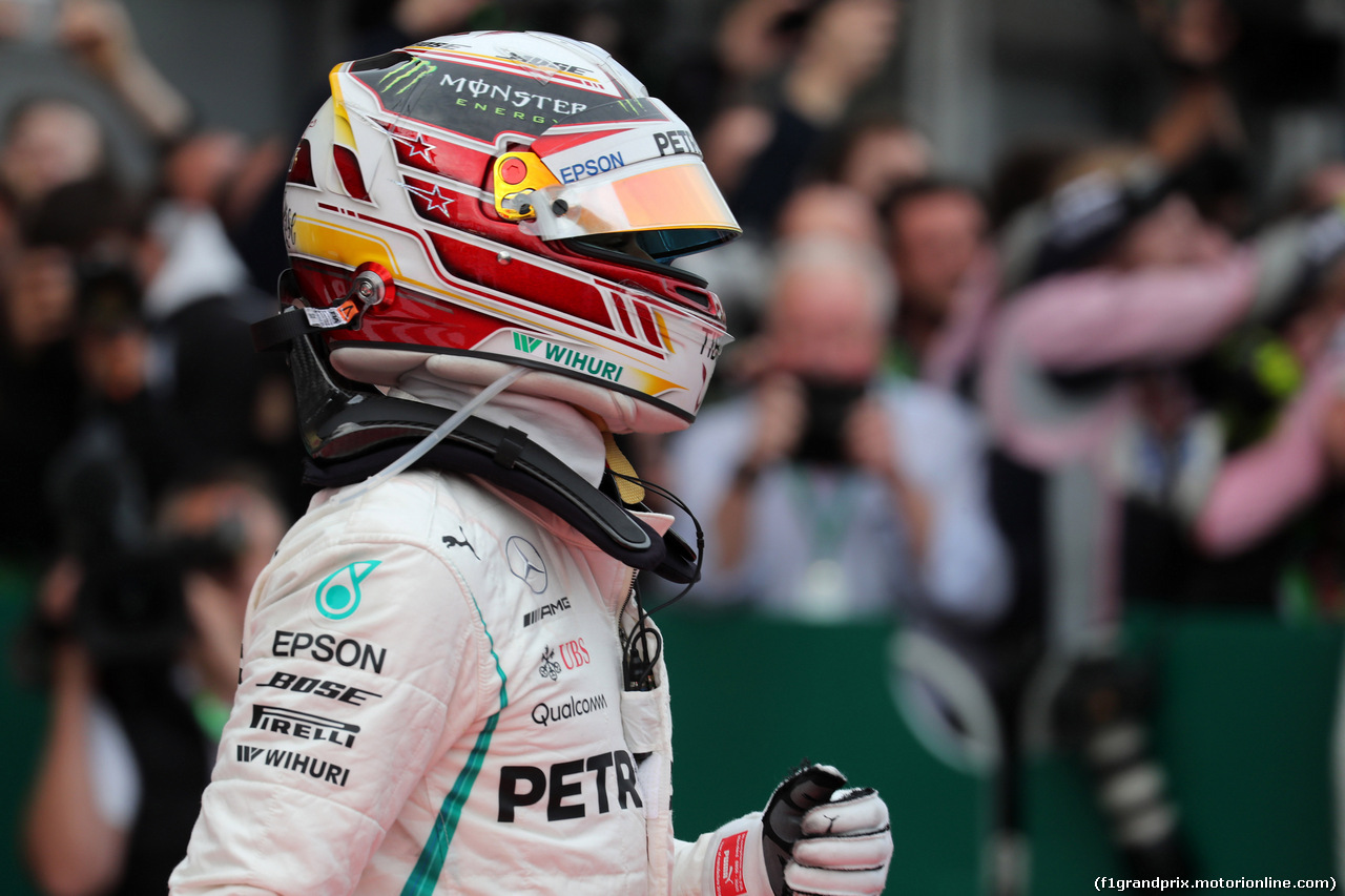 GP AZERBAIJAN, 29.04.2018 - Gara, Lewis Hamilton (GBR) Mercedes AMG F1 W09 vincitore