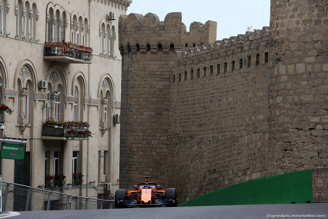 GP AZERBAIJAN, 28.04.2018 - Prove Libere 3, Fernando Alonso (ESP) McLaren MCL33