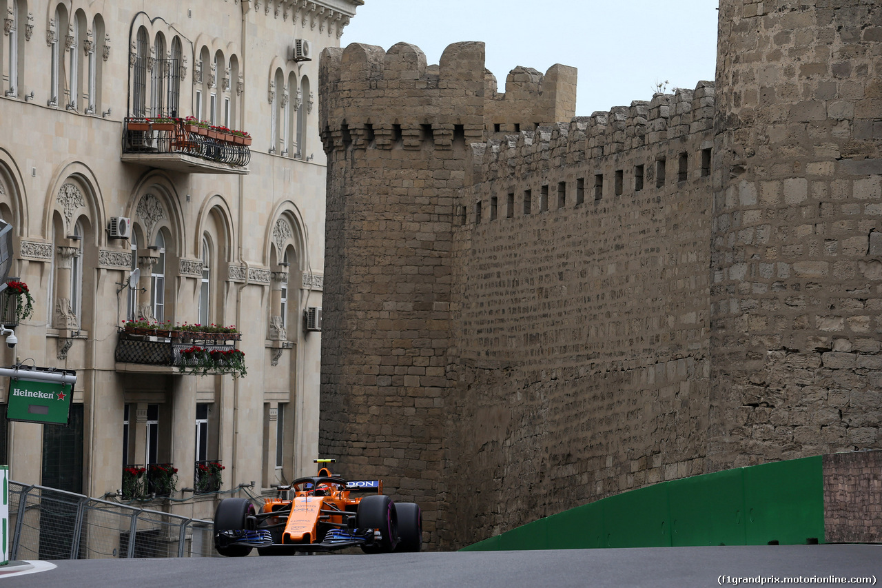 GP AZERBAIJAN, 28.04.2018 - Prove Libere 3, Stoffel Vandoorne (BEL) McLaren MCL33