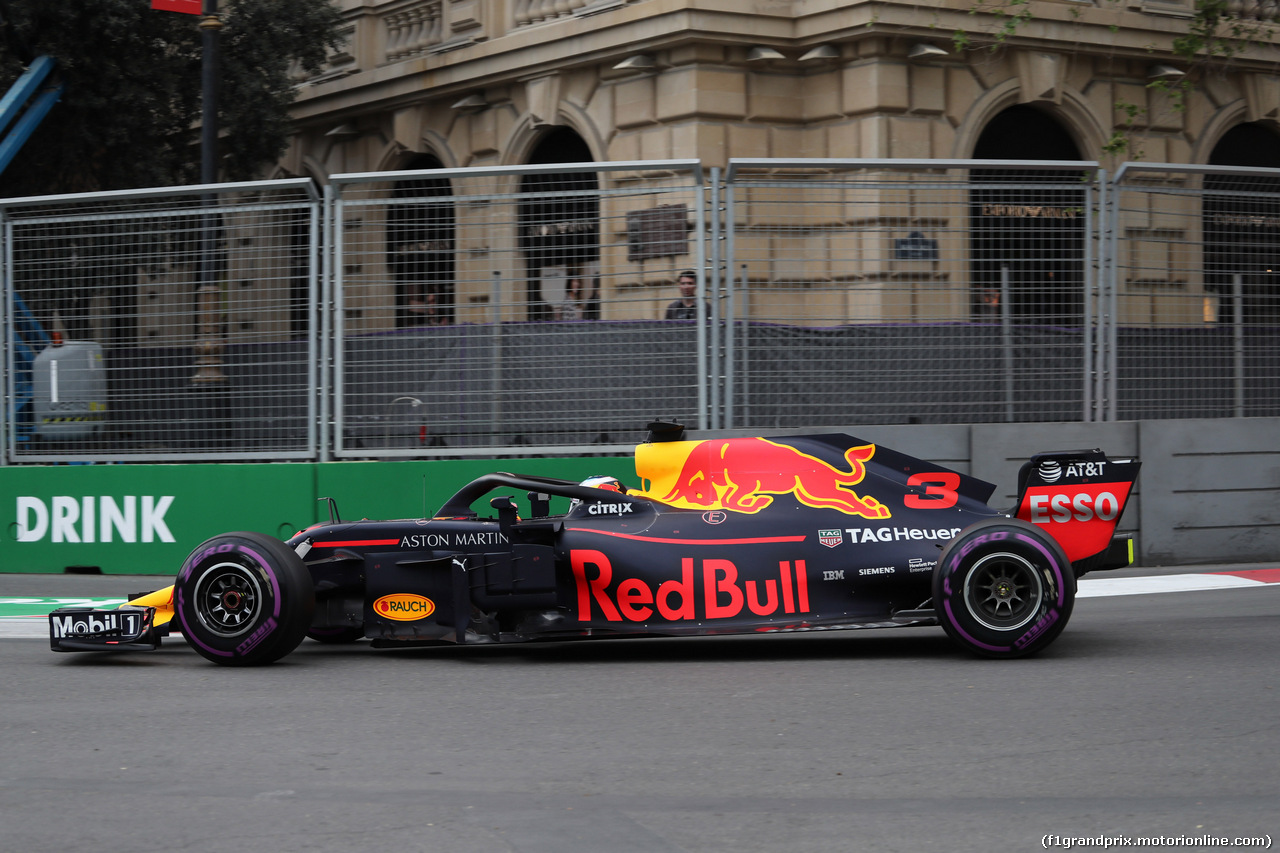 GP AZERBAIJAN, 28.04.2018 - Qualifiche, Daniel Ricciardo (AUS) Red Bull Racing RB14