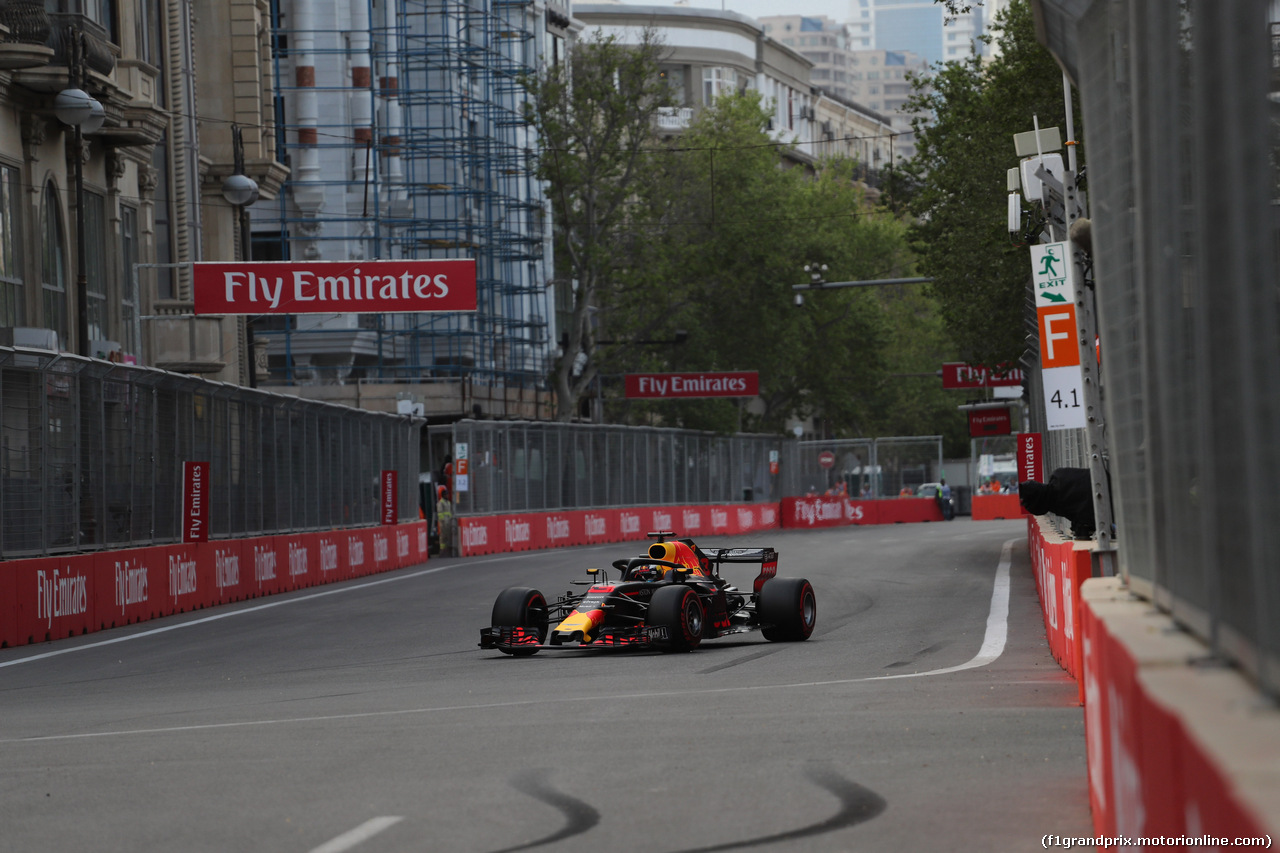 GP AZERBAIJAN, 28.04.2018 - Qualifiche, Daniel Ricciardo (AUS) Red Bull Racing RB14