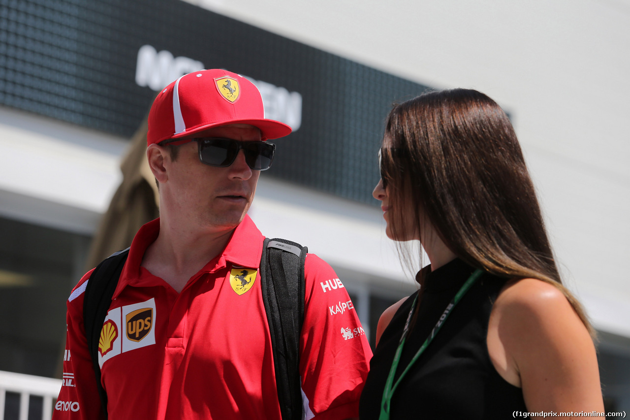 GP AZERBAIJAN, 27.04.2018 - Kimi Raikkonen (FIN) Ferrari SF71H e Minttu Raikkonen, wife of Kimi Raikkonen (FIN)