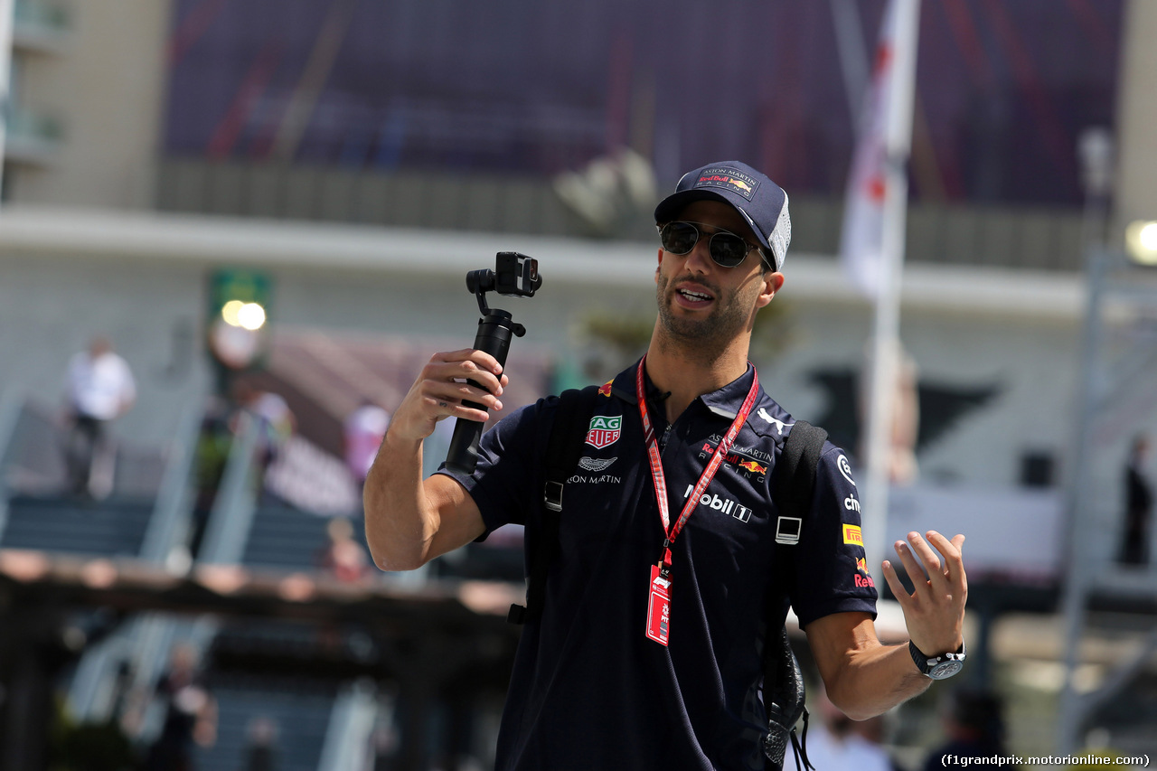 GP AZERBAIJAN, 27.04.2018 - Daniel Ricciardo (AUS) Red Bull Racing RB14