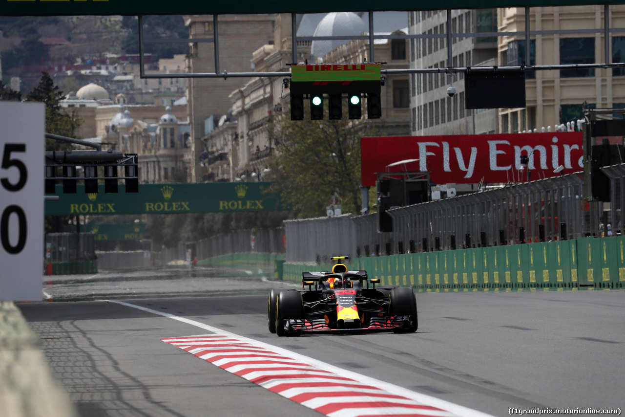 GP AZERBAIJAN, 27.04.2018 - Prove Libere 1, Max Verstappen (NED) Red Bull Racing RB14