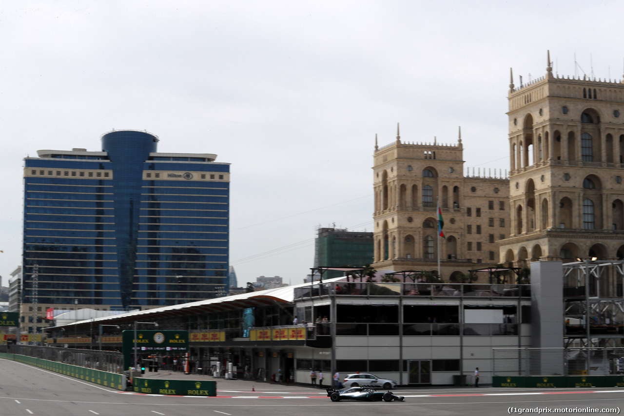 GP AZERBAIJAN, 27.04.2018 - Prove Libere 1, Valtteri Bottas (FIN) Mercedes AMG F1 W09