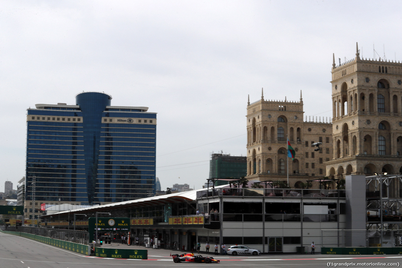 GP AZERBAIJAN, 27.04.2018 - Prove Libere 1, Daniel Ricciardo (AUS) Red Bull Racing RB14