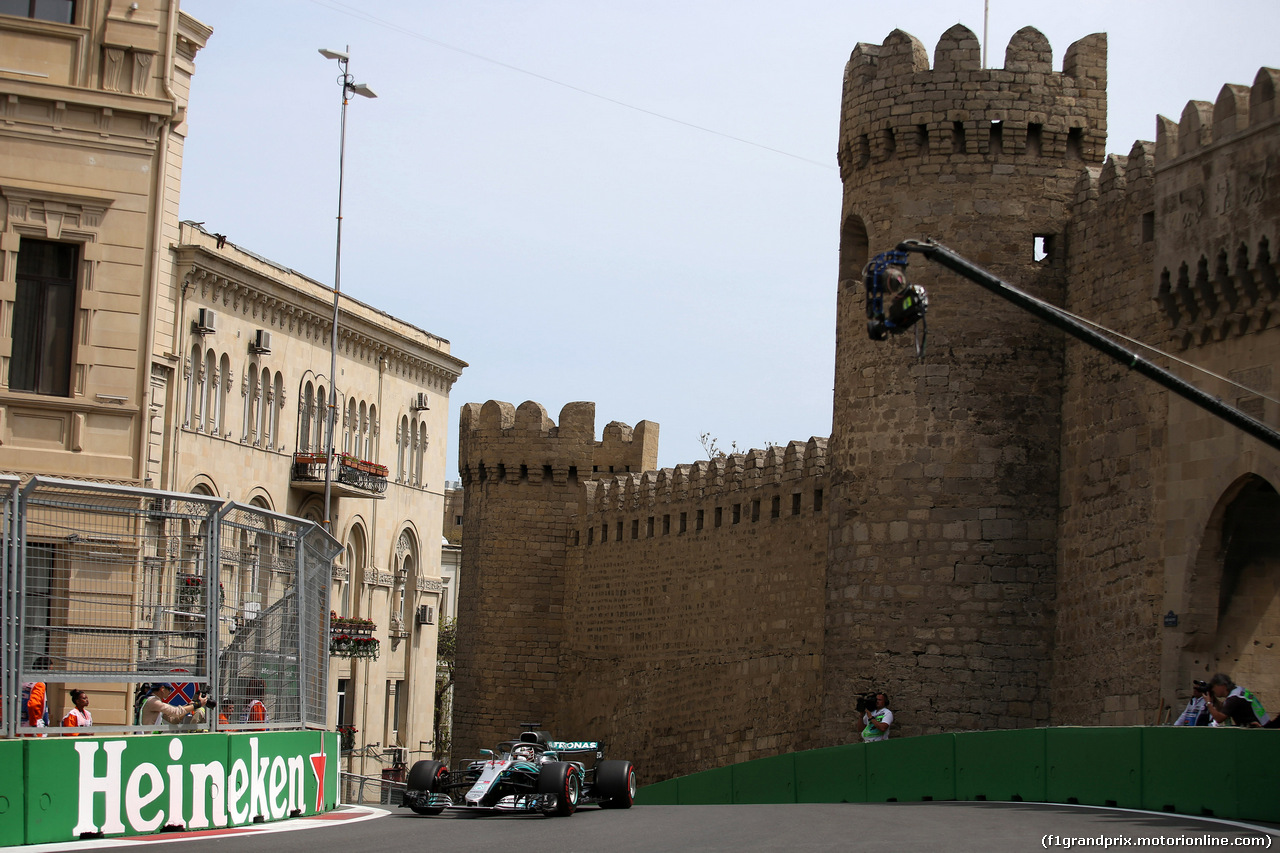 GP AZERBAIJAN, 27.04.2018 - Prove Libere 1, Lewis Hamilton (GBR) Mercedes AMG F1 W09