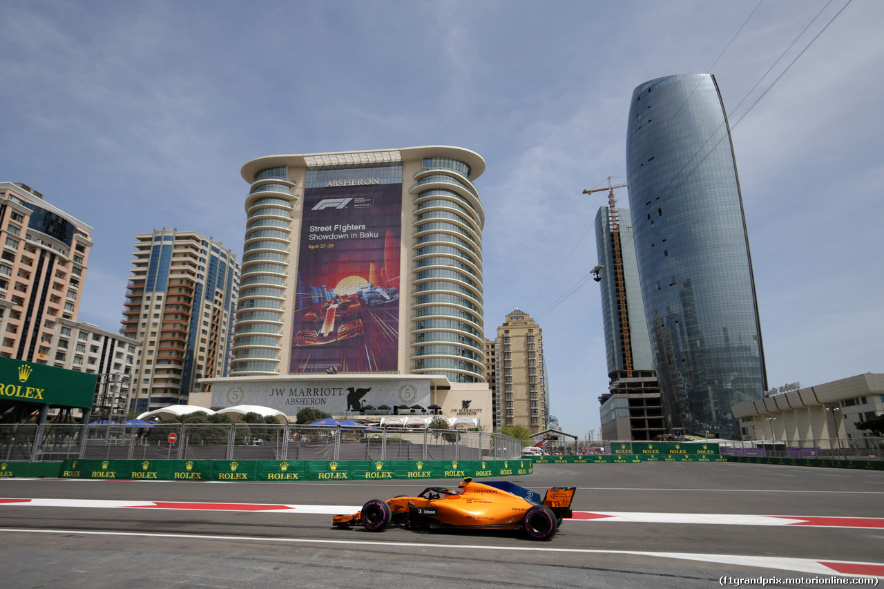 GP AZERBAIJAN, 27.04.2018 - Prove Libere 1, Stoffel Vandoorne (BEL) McLaren MCL33