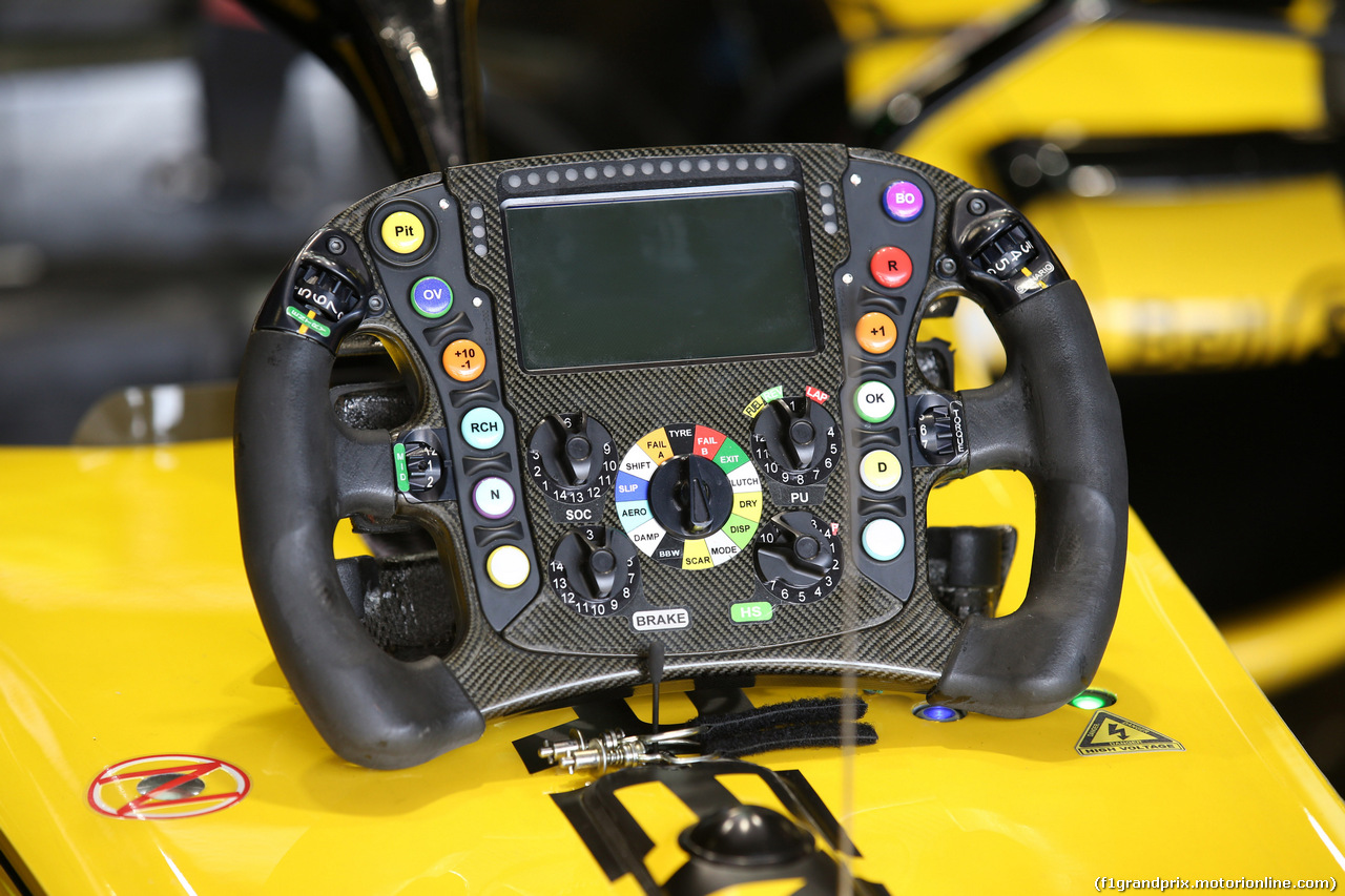 GP AZERBAIJAN, 27.04.2018 - Prove Libere 1, The steering wheel of Renault