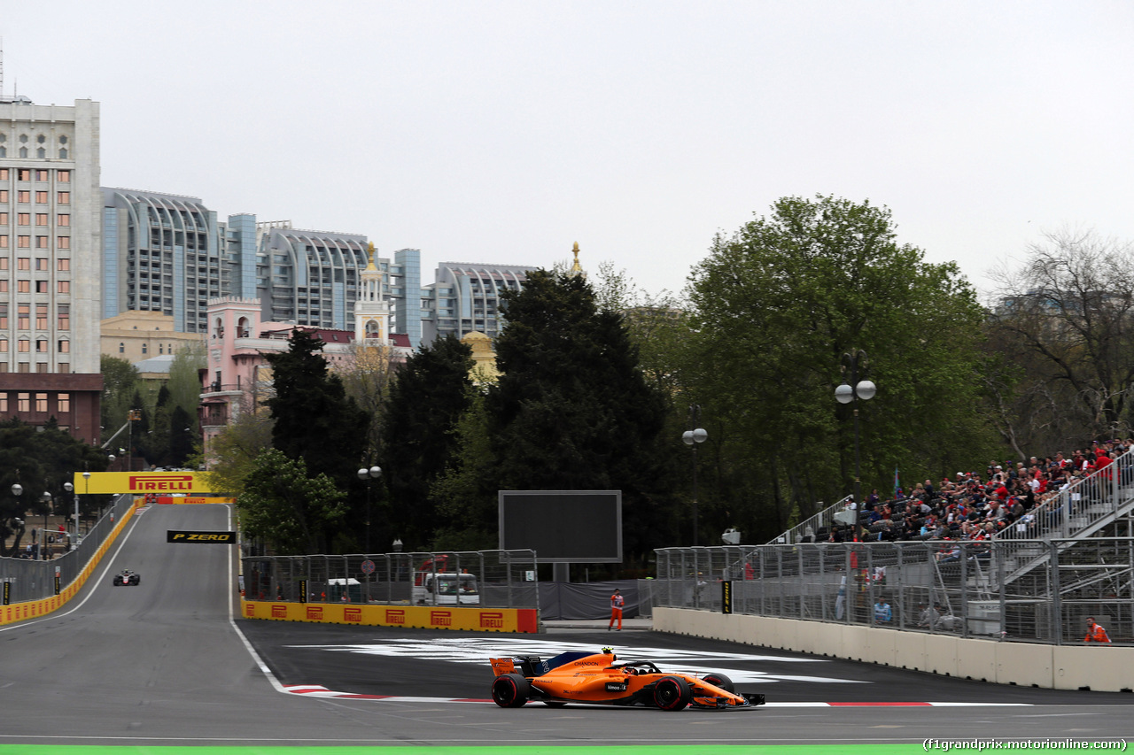 GP AZERBAIJAN, 27.04.2018 - Prove Libere 2, Stoffel Vandoorne (BEL) McLaren MCL33