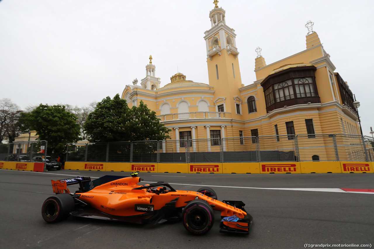 GP AZERBAIJAN, 27.04.2018 - Prove Libere 2, Stoffel Vandoorne (BEL) McLaren MCL33