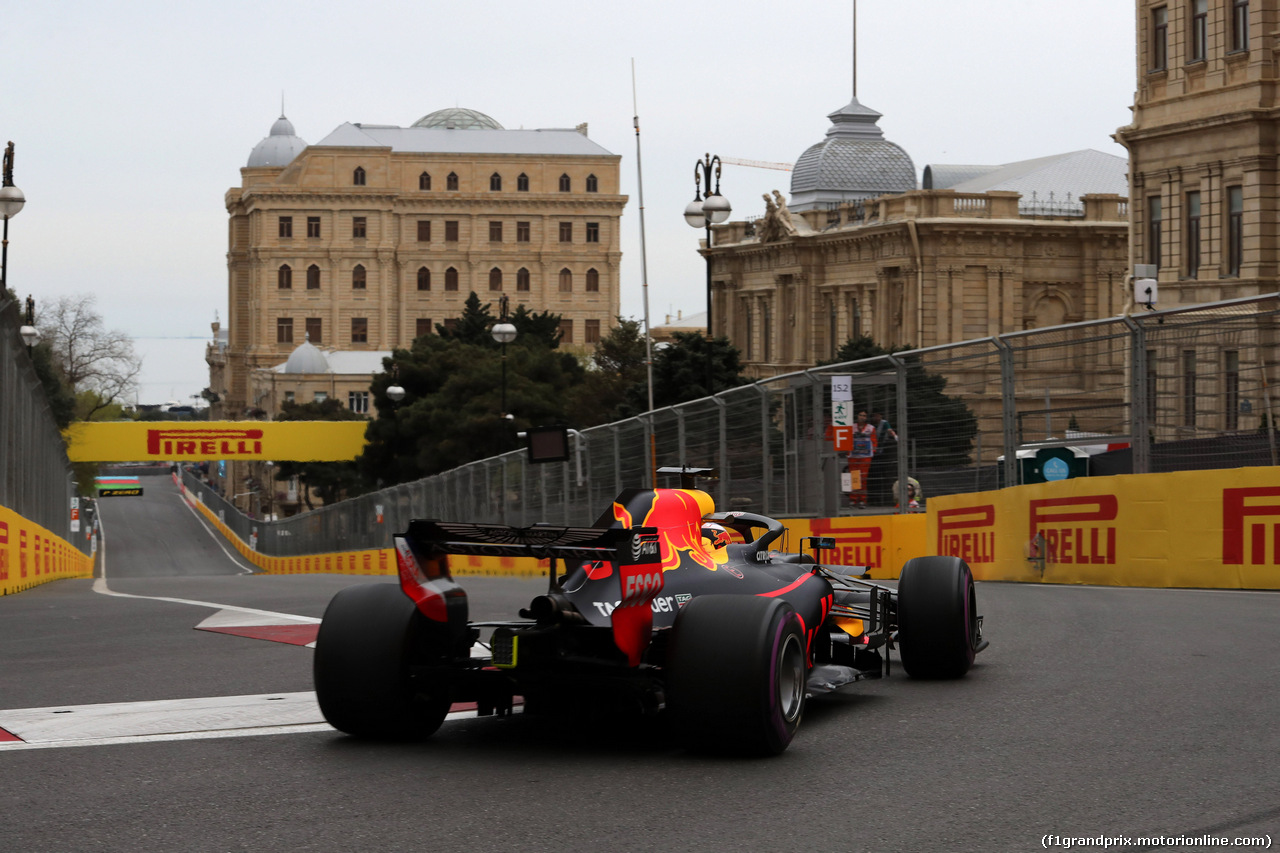 GP AZERBAIJAN, 27.04.2018 - Prove Libere 2, Daniel Ricciardo (AUS) Red Bull Racing RB14