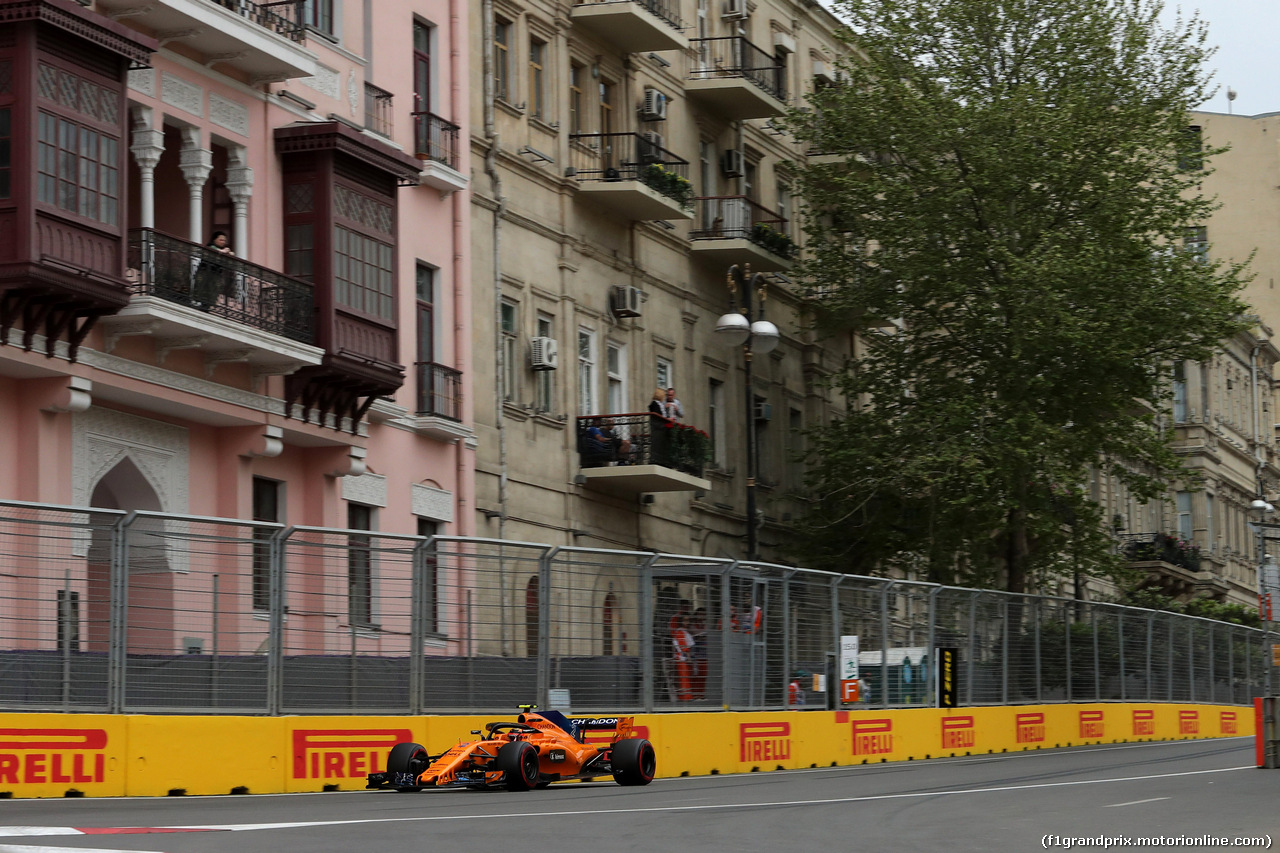 GP AZERBAIJAN, 27.04.2018 - Prove Libere 2, Stoffel Vandoorne (BEL) McLaren MCL33