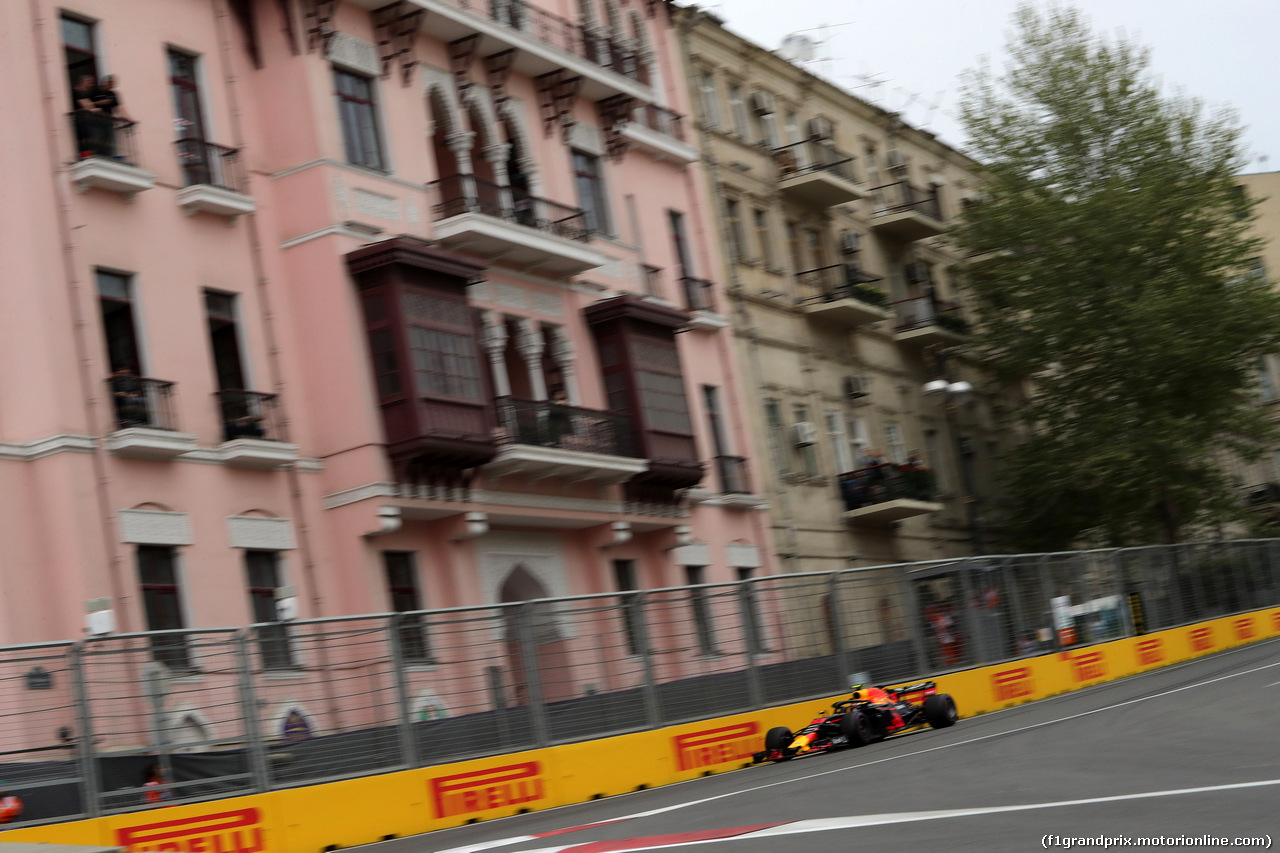 GP AZERBAIJAN, 27.04.2018 - Prove Libere 2, Max Verstappen (NED) Red Bull Racing RB14