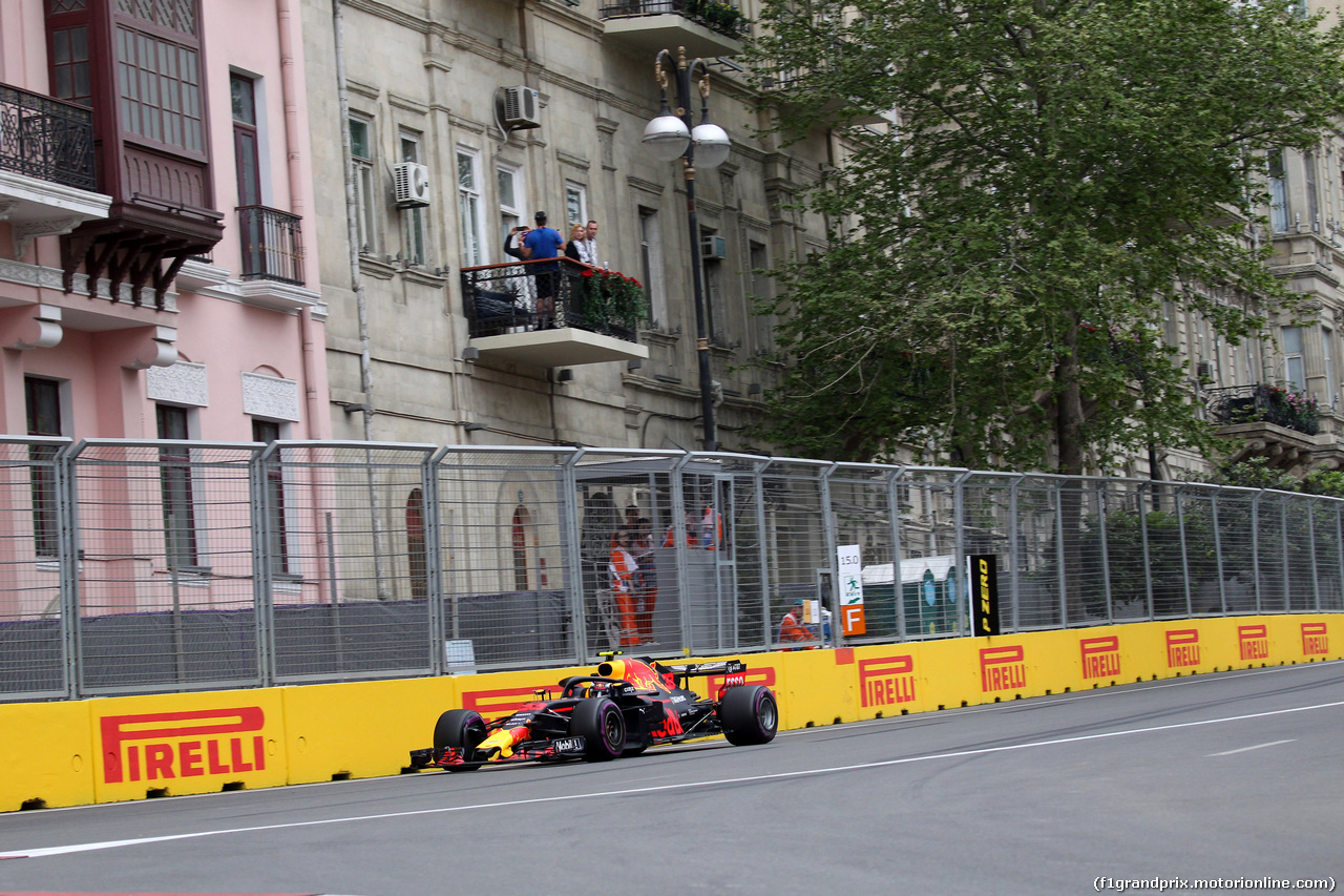 GP AZERBAIJAN, 27.04.2018 - Prove Libere 2, Max Verstappen (NED) Red Bull Racing RB14