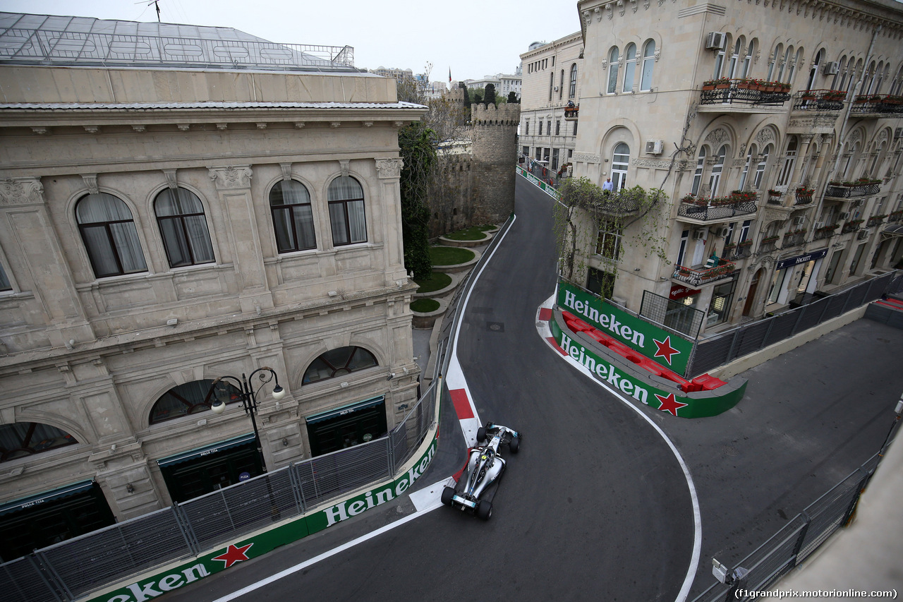 GP AZERBAIJAN, 27.04.2018 - Prove Libere 2, Valtteri Bottas (FIN) Mercedes AMG F1 W09