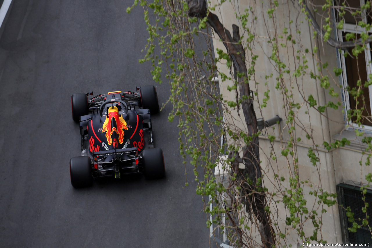 GP AZERBAIJAN, 27.04.2018 - Prove Libere 2, Daniel Ricciardo (AUS) Red Bull Racing RB14