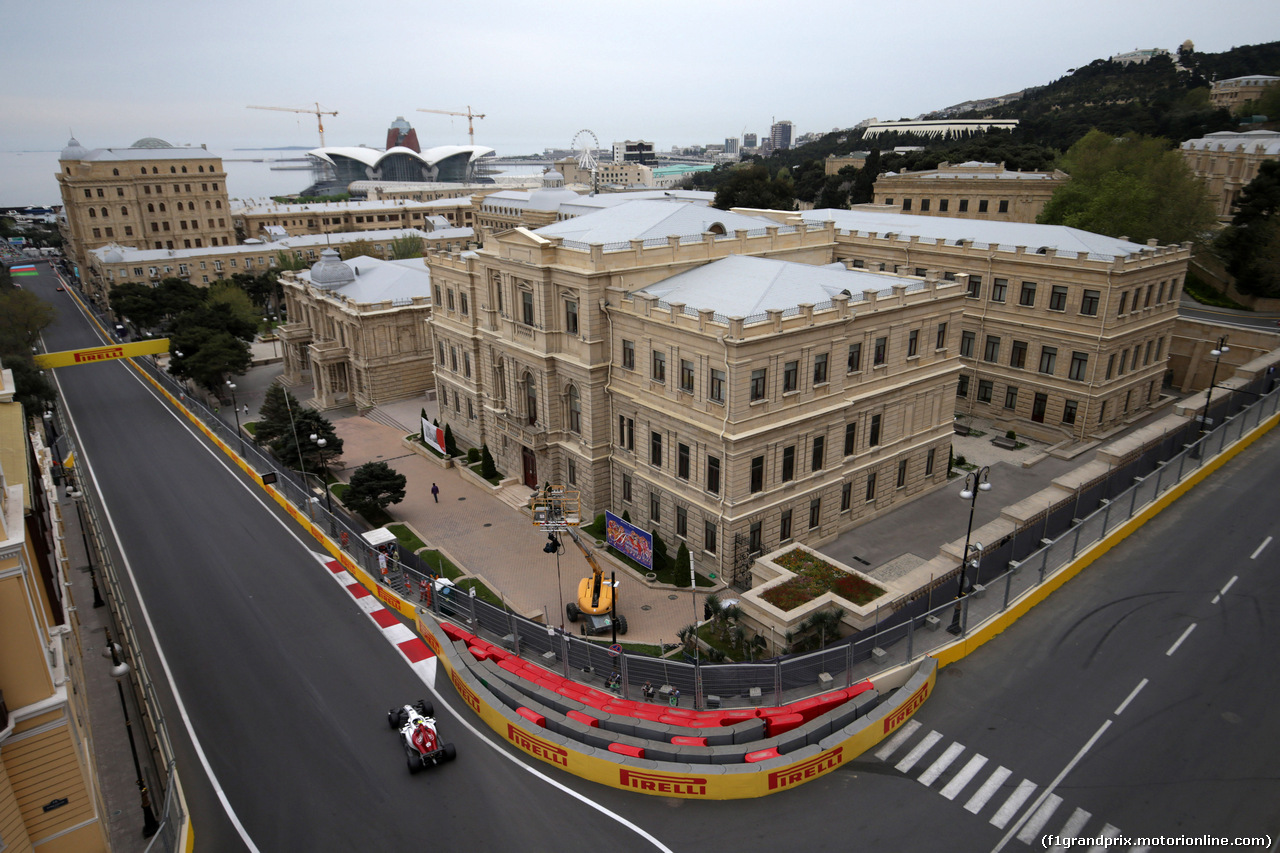 GP AZERBAIJAN, 27.04.2018 - Prove Libere 2, Charles Leclerc (MON) Sauber C37