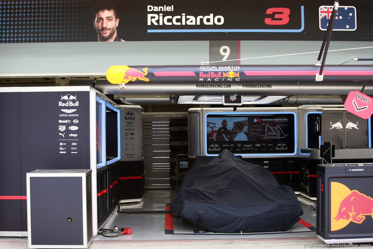 GP BAHRAIN, 08.04.2018 - Daniel Ricciardo (AUS) Red Bull Racing RB14