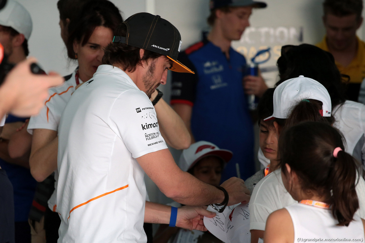 GP BAHRAIN, 08.04.2018 - Fernando Alonso (ESP) McLaren MCL33