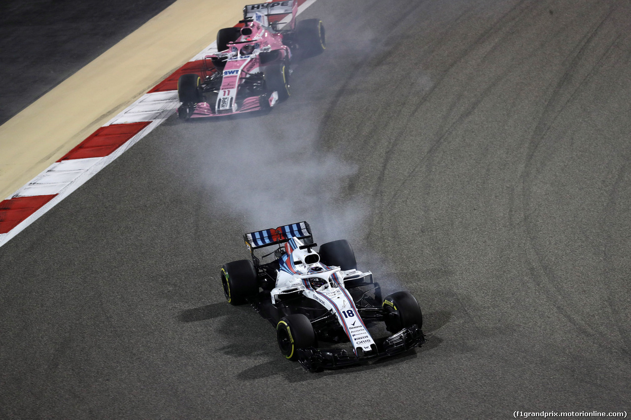 GP BAHRAIN, 08.04.2018 - Gara, Lance Stroll (CDN) Williams FW41 davanti a Sergio Perez (MEX) Sahara Force India F1 VJM011