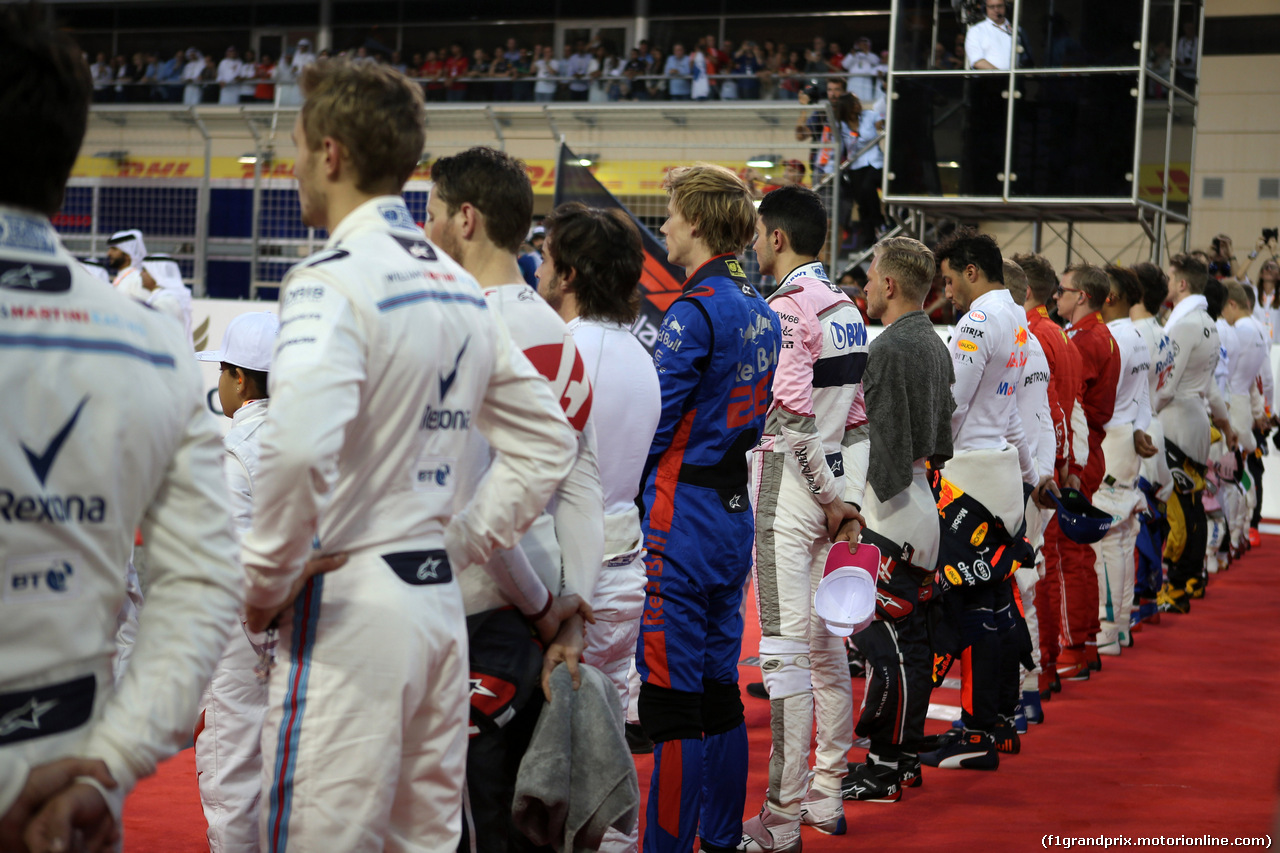 GP BAHRAIN, 08.04.2018 - Gara, The drives observe the national anthem