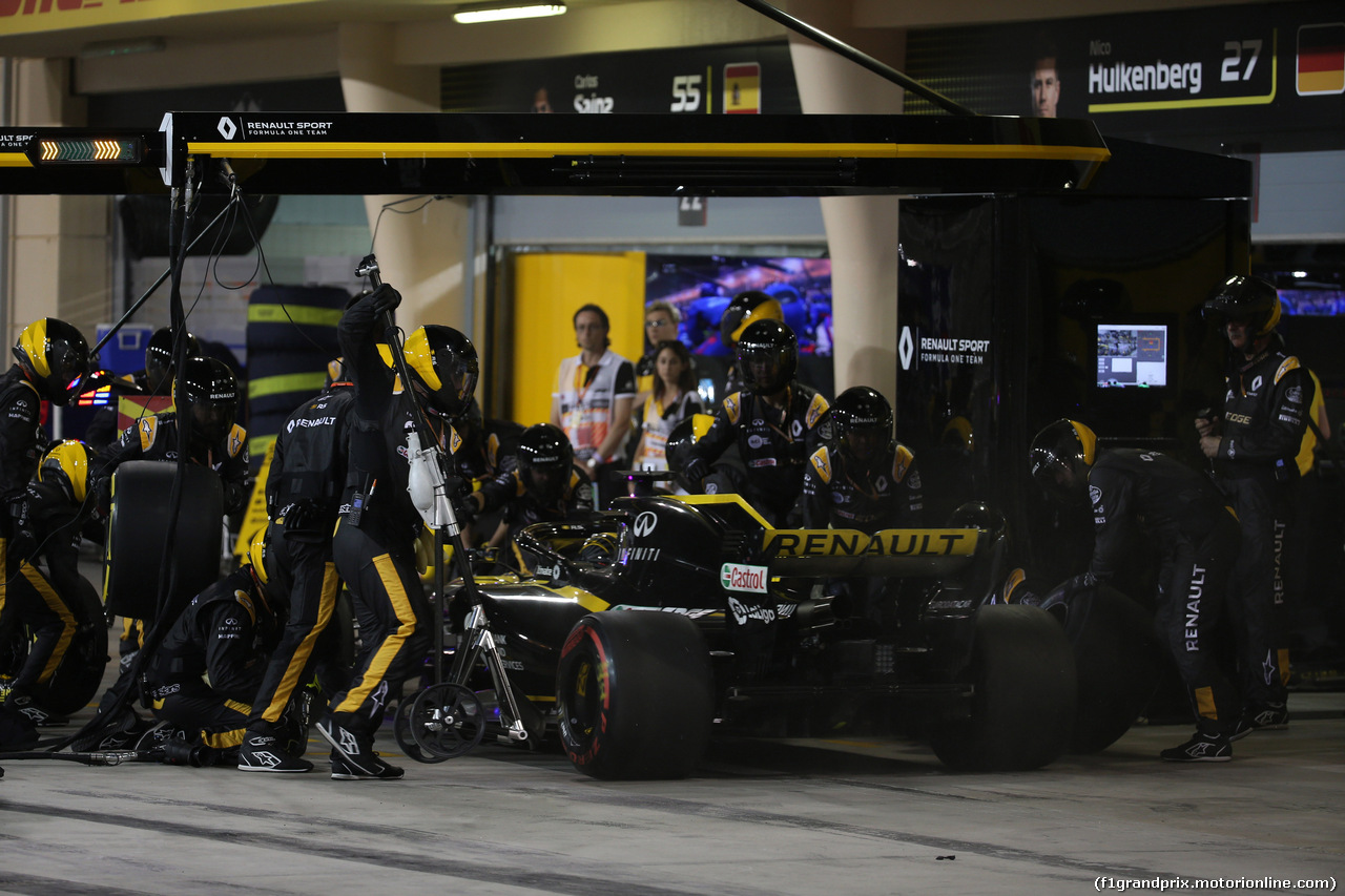GP BAHRAIN, 08.04.2018 - Gara, Pit stop, Nico Hulkenberg (GER) Renault Sport F1 Team RS18