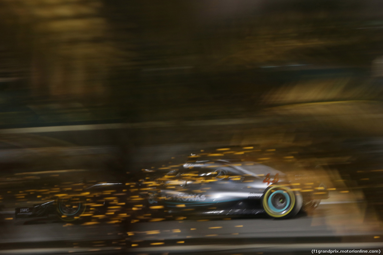 GP BAHRAIN, 08.04.2018 - Gara, Lewis Hamilton (GBR) Mercedes AMG F1 W09