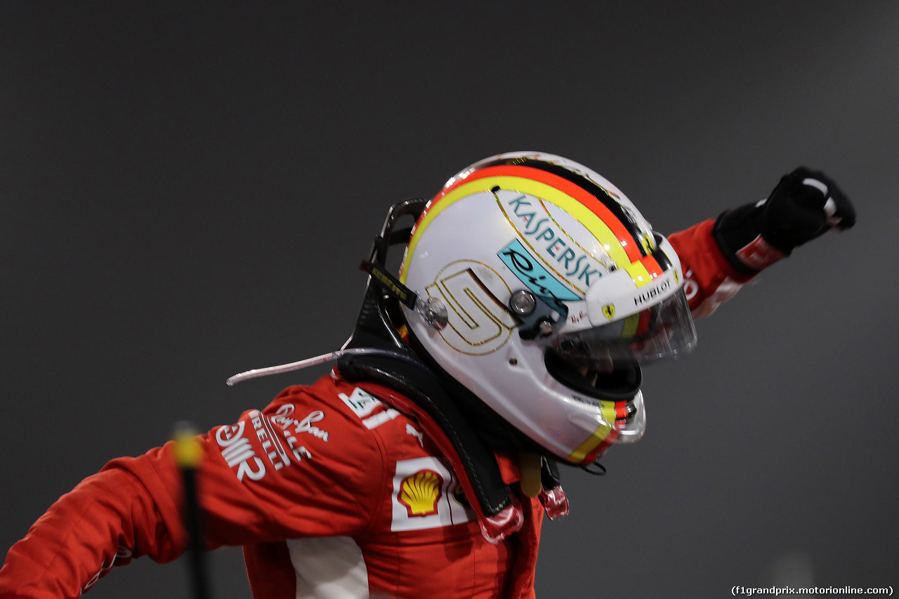 GP BAHRAIN, 08.04.2018 - Gara, Sebastian Vettel (GER) Ferrari SF71H vincitore