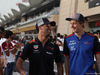 GP BAHRAIN, 08.04.2018 - Daniel Ricciardo (AUS) Red Bull Racing RB14 e Brendon Hartley (NZL) Scuderia Toro Rosso STR13