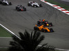 GP BAHRAIN, 08.04.2018 - Gara, Stoffel Vandoorne (BEL) McLaren MCL33 e Max Verstappen (NED) Red Bull Racing RB14