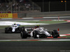 GP BAHRAIN, 08.04.2018 - Gara, Charles Leclerc (MON) Sauber C37 davanti a Sergey Sirotkin (RUS) Williams FW41