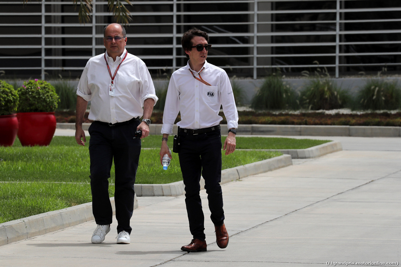 GP BAHRAIN, 05.05.2018 - Luca Colajanni (ITA), Formula One Senior Communications Officer e Pierre Guyonnet-Duperat, Fia
