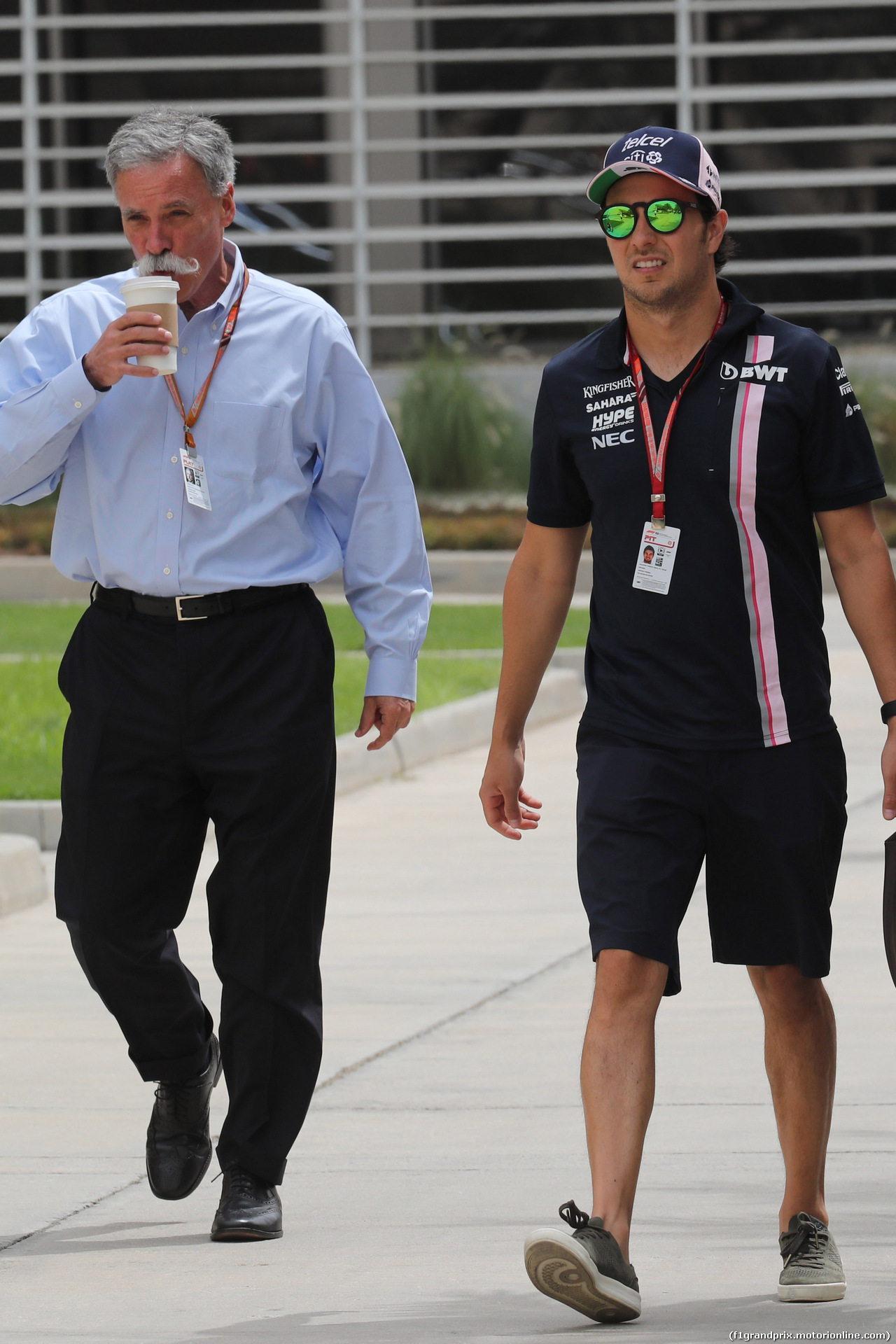 GP BAHRAIN, 05.05.2018 - Chase Carey (USA) Formula One Group Chairman e Sergio Perez (MEX) Sahara Force India F1 VJM011