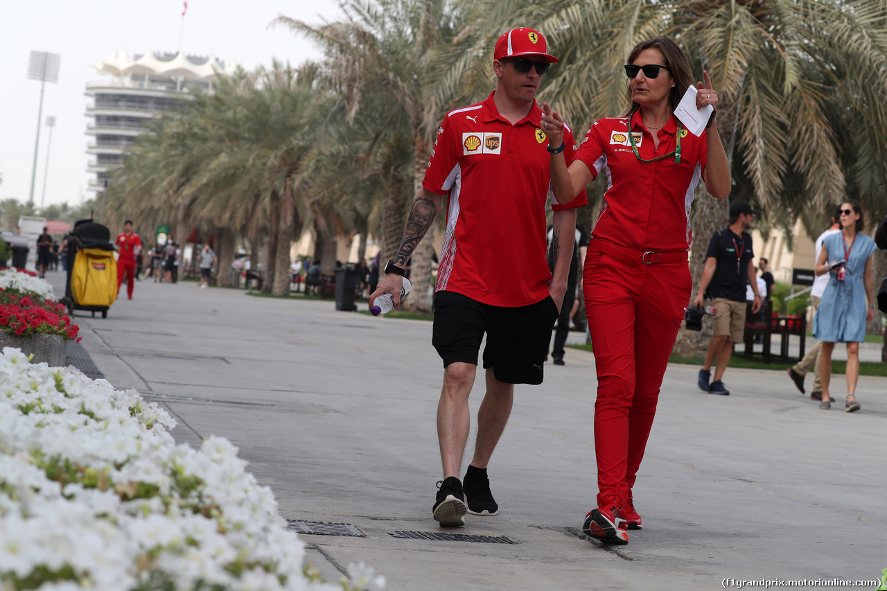 GP BAHRAIN, 05.05.2018 - Kimi Raikkonen (FIN) Ferrari SF71H e Stefania Boccoli (ITA) Ferrari PR Officer