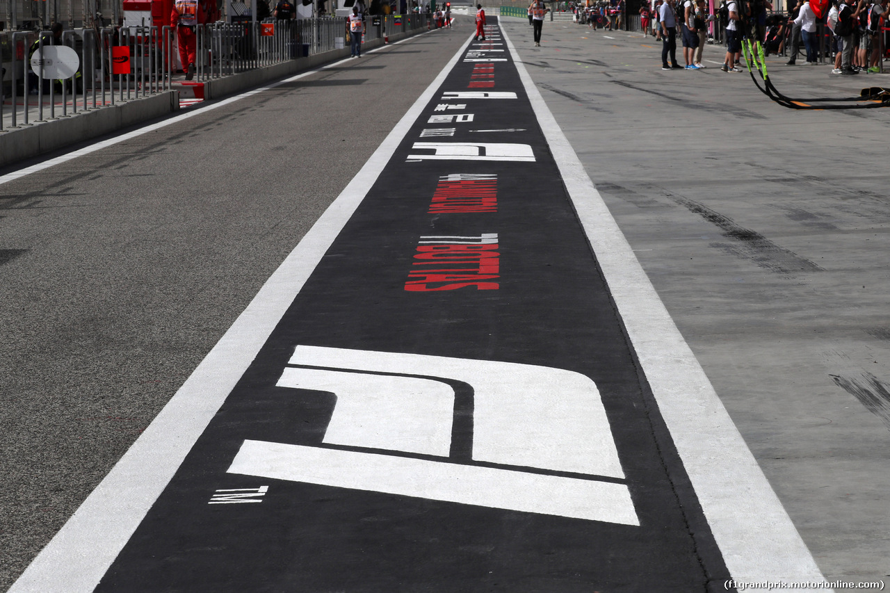 GP BAHRAIN, 07.04.2018 -  Prove Libere 3, The pit lane