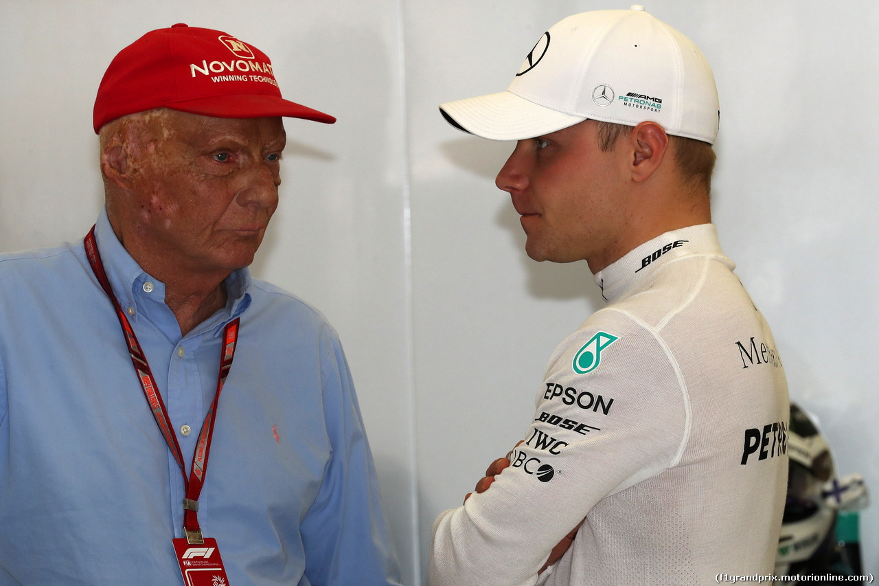 GP BAHRAIN, 07.04.2018 -  Prove Libere 3, Nikki Lauda (AU), Mercedes e Valtteri Bottas (FIN) Mercedes AMG F1 W09