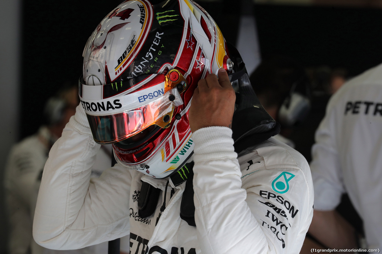 GP BAHRAIN, 07.04.2018 -  Prove Libere 3, Lewis Hamilton (GBR) Mercedes AMG F1 W09