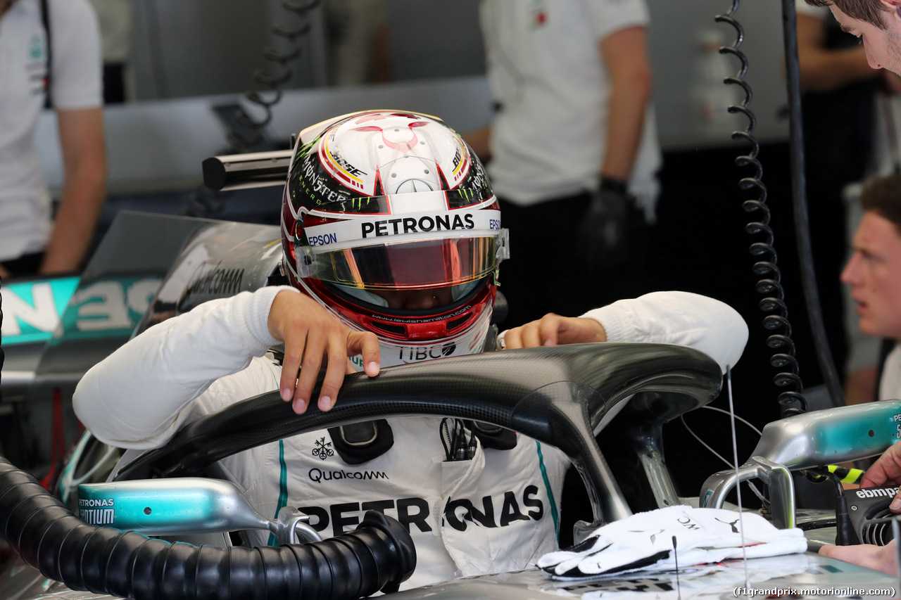 GP BAHRAIN, 07.04.2018 -  Prove Libere 3, Lewis Hamilton (GBR) Mercedes AMG F1 W09