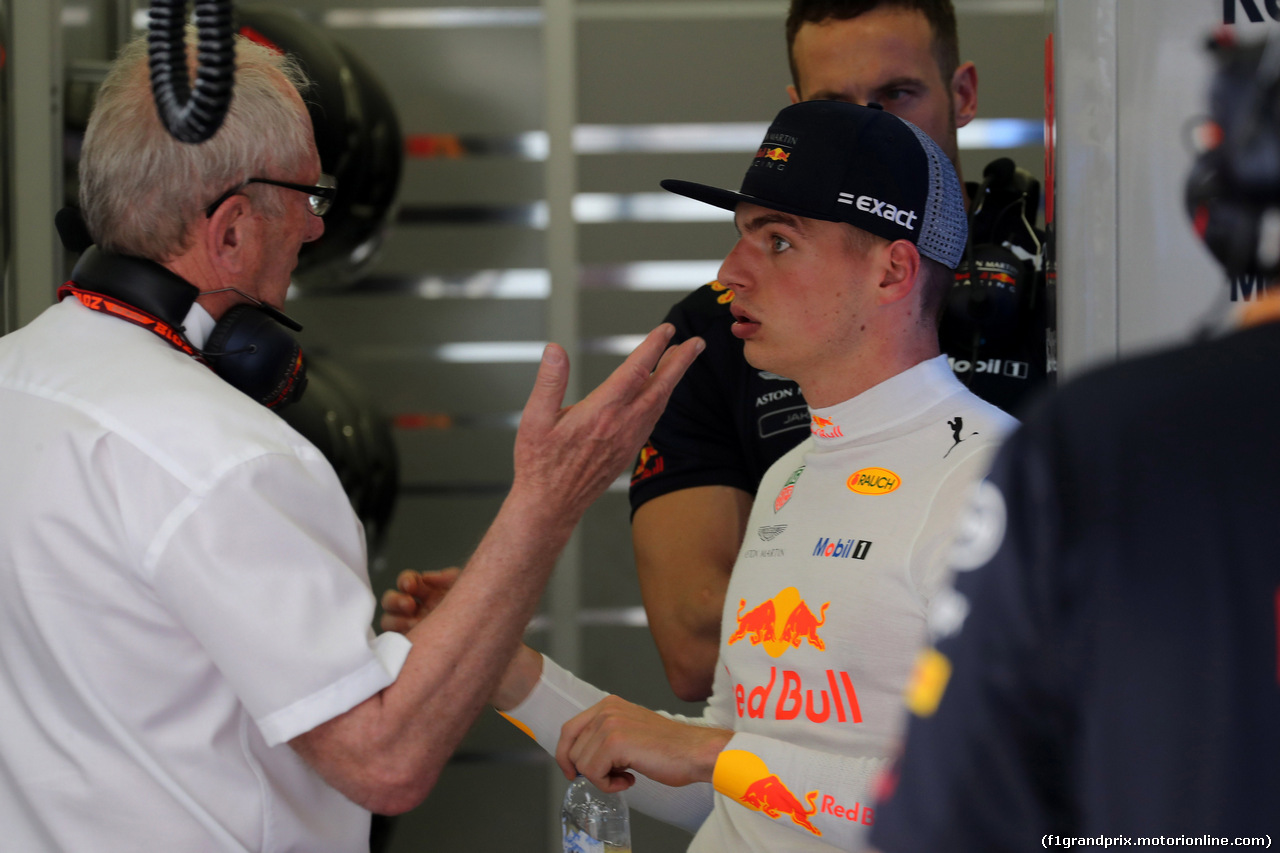 GP BAHRAIN, 07.04.2018 -  Prove Libere 3, Helmut Marko (AUT), Red Bull Racing, Red Bull Advisor e Max Verstappen (NED) Red Bull Racing RB14