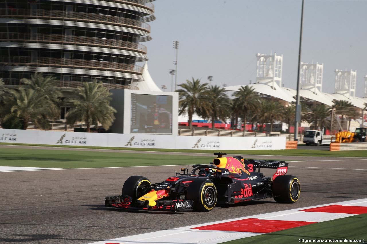 GP BAHRAIN, 07.04.2018 -  Prove Libere 3, Daniel Ricciardo (AUS) Red Bull Racing RB14