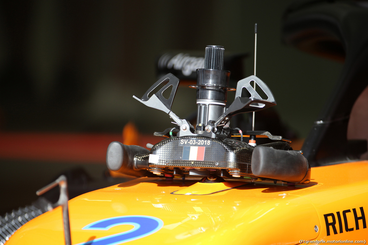 GP BAHRAIN, 07.04.2018 -  Prove Libere 3, The steering wheel of Stoffel Vandoorne (BEL) McLaren MCL33