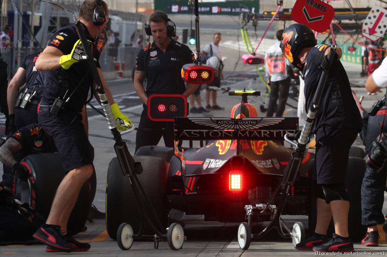 GP BAHRAIN, 07.04.2018 -  Prove Libere 3, Max Verstappen (NED) Red Bull Racing RB14
