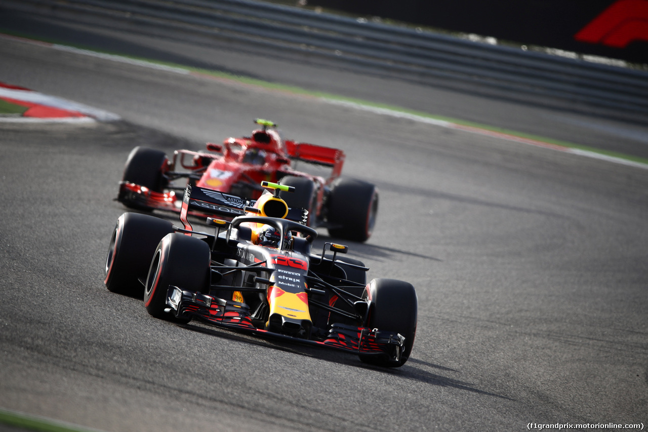 GP BAHRAIN, 07.04.2018 -  Prove Libere 3, Max Verstappen (NED) Red Bull Racing RB14 e Kimi Raikkonen (FIN) Ferrari SF71H