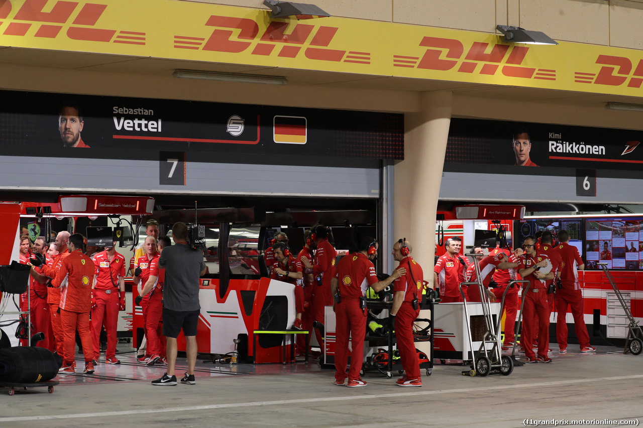 GP BAHRAIN, 07.04.2018 -  Qualifiche, Ferrari garage after pole position