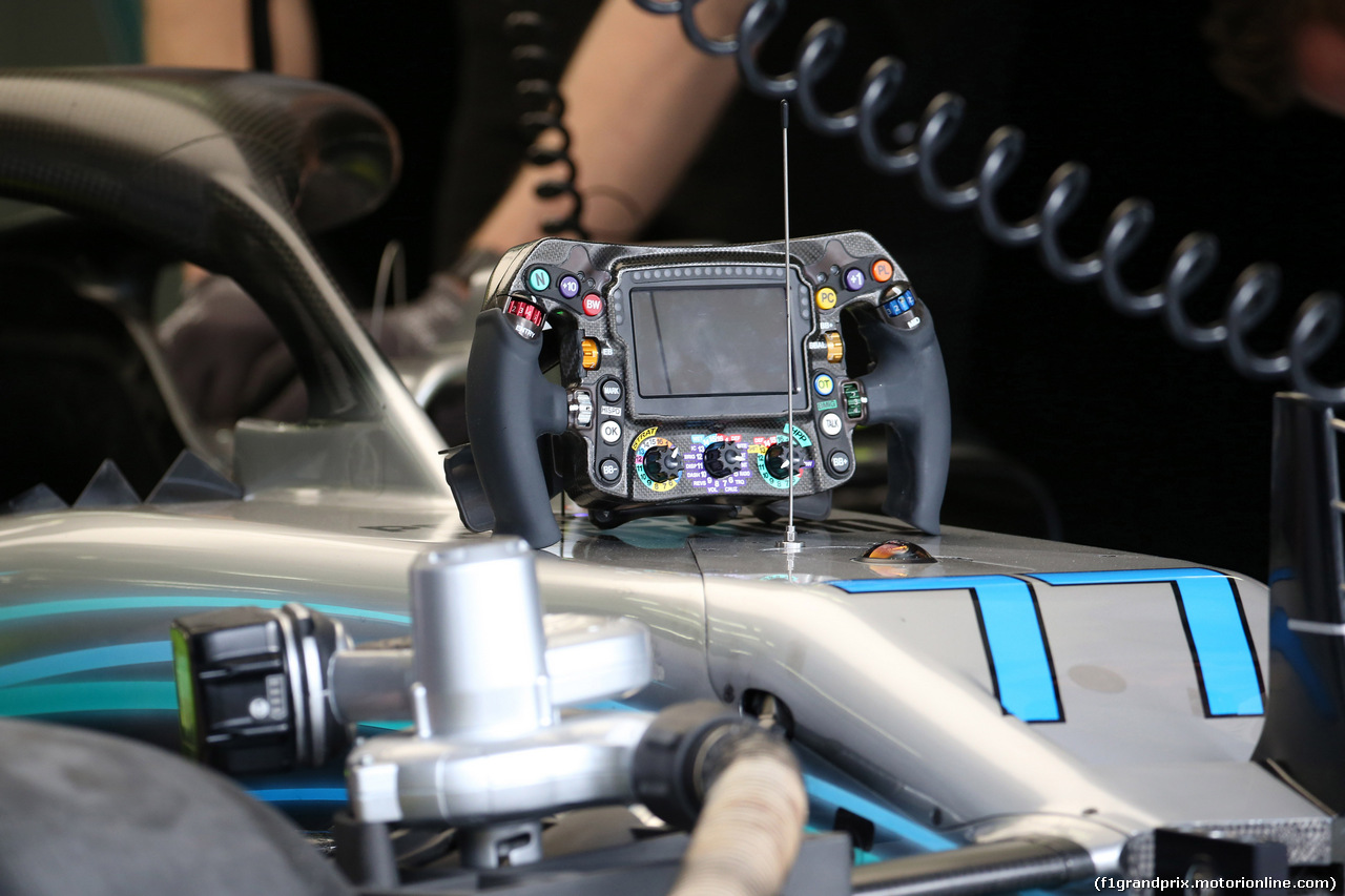 GP BAHRAIN, 06.04.2018 - Prove Libere 1, The steering wheel of Valtteri Bottas (FIN) Mercedes AMG F1 W09