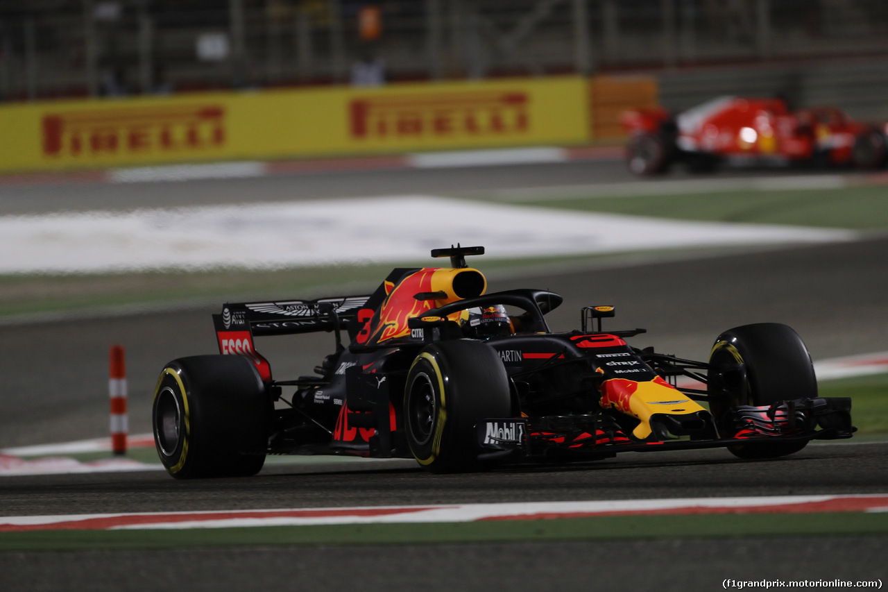 GP BAHRAIN, 06.04.2018 - Prove Libere 2, Daniel Ricciardo (AUS) Red Bull Racing RB14