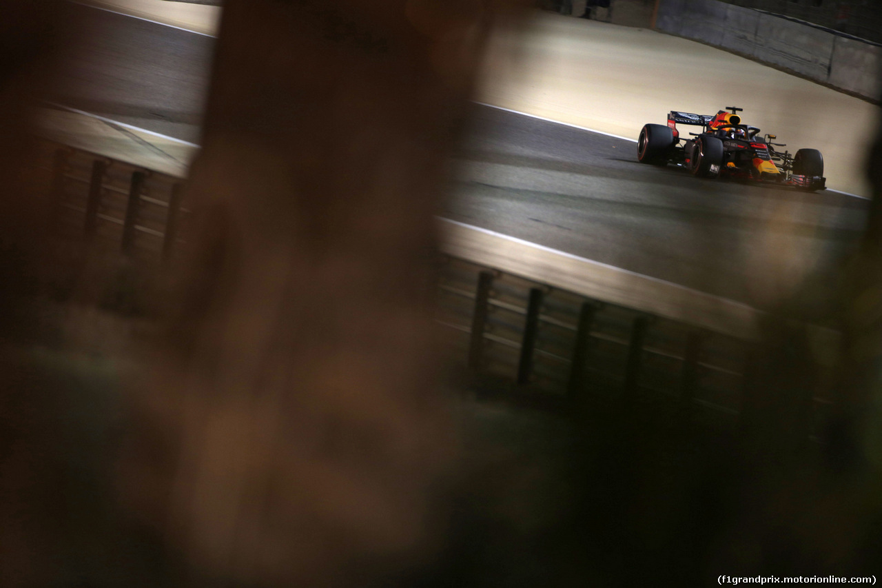 GP BAHRAIN, 06.04.2018 - Prove Libere 2, Daniel Ricciardo (AUS) Red Bull Racing RB14