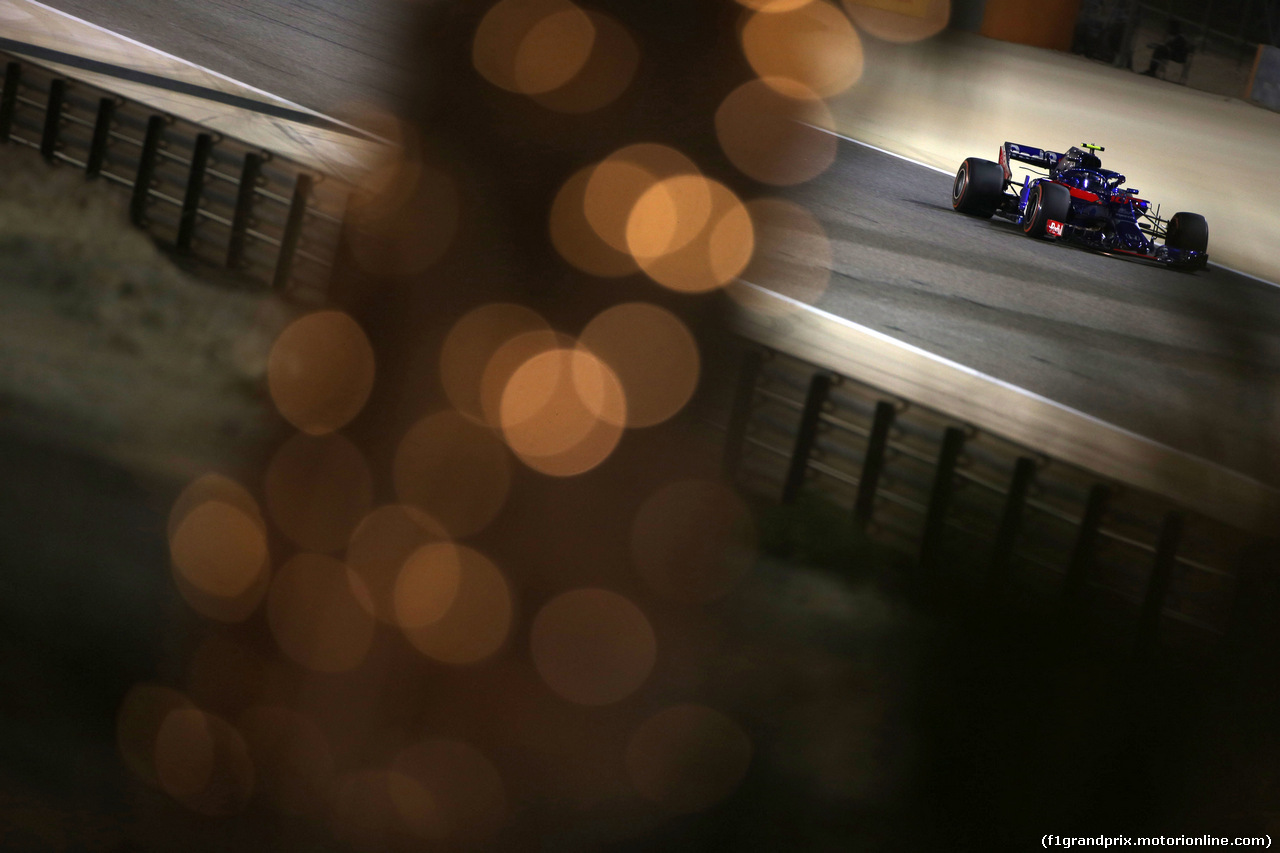 GP BAHRAIN, 06.04.2018 - Prove Libere 2, Pierre Gasly (FRA) Scuderia Toro Rosso STR13