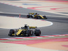 GP BAHRAIN, 06.04.2018 - Free Practice 1, Nico Hulkenberg (GER) Renault Sport F1 Team RS18 davanti a Carlos Sainz Jr (ESP) Renault Sport F1 Team RS18
